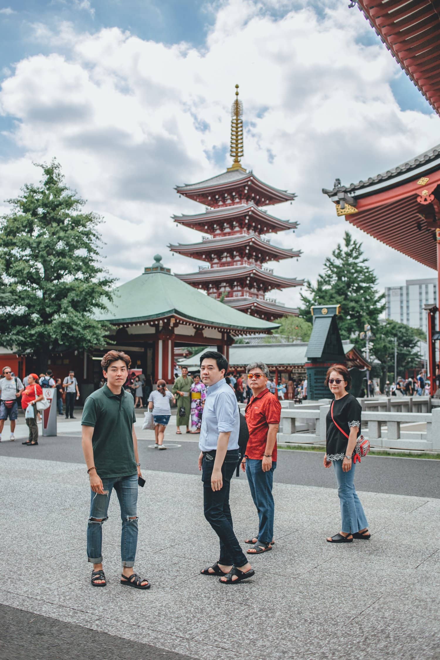 Family Reunion Photoshoot in Asakusa, Tokyo Photos at asakusa no.7 - uvegotmoment Tokyo photography