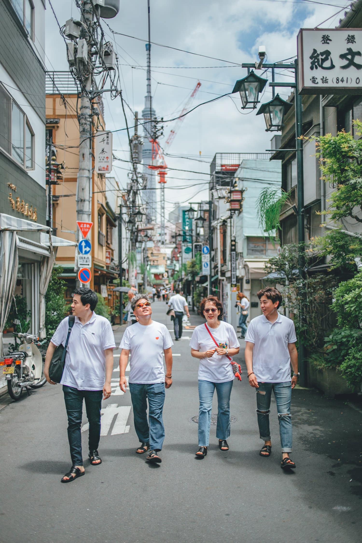 Family Reunion Photoshoot in Asakusa, Tokyo Photos at asakusa no.8 - uvegotmoment Tokyo photography