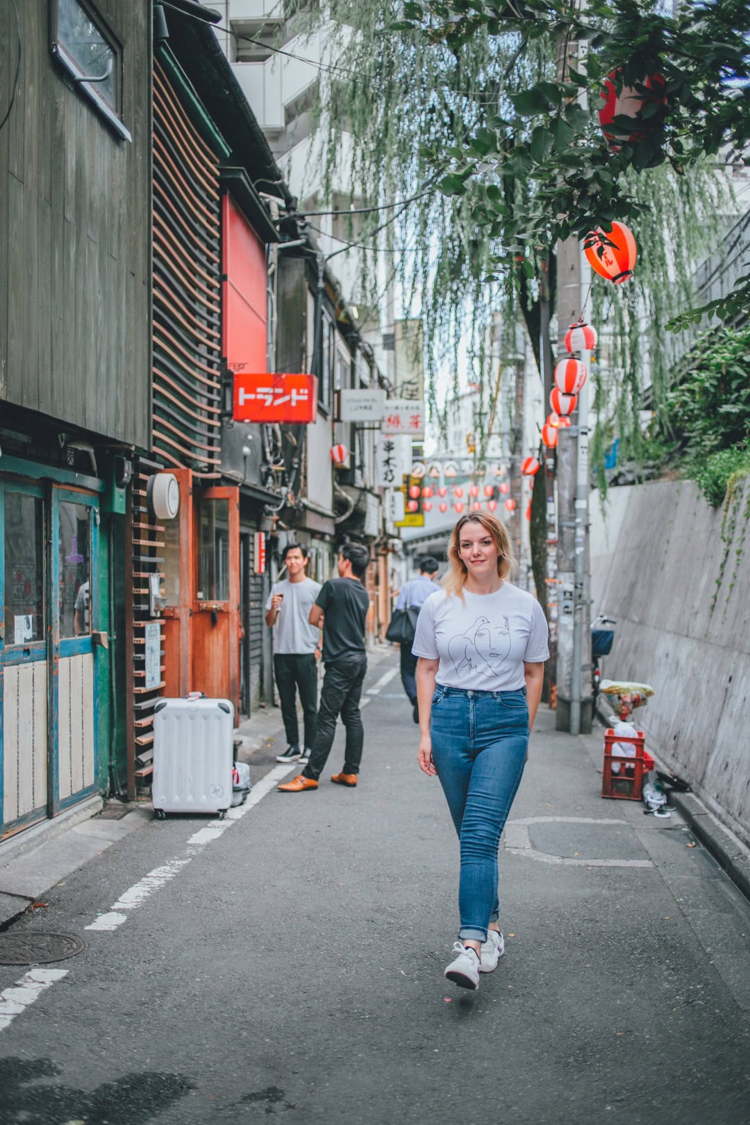 Shibuya Street Photoshoot with a Traveler from Turkey Photos at shibuya no.4 - uvegotmoment Tokyo photography