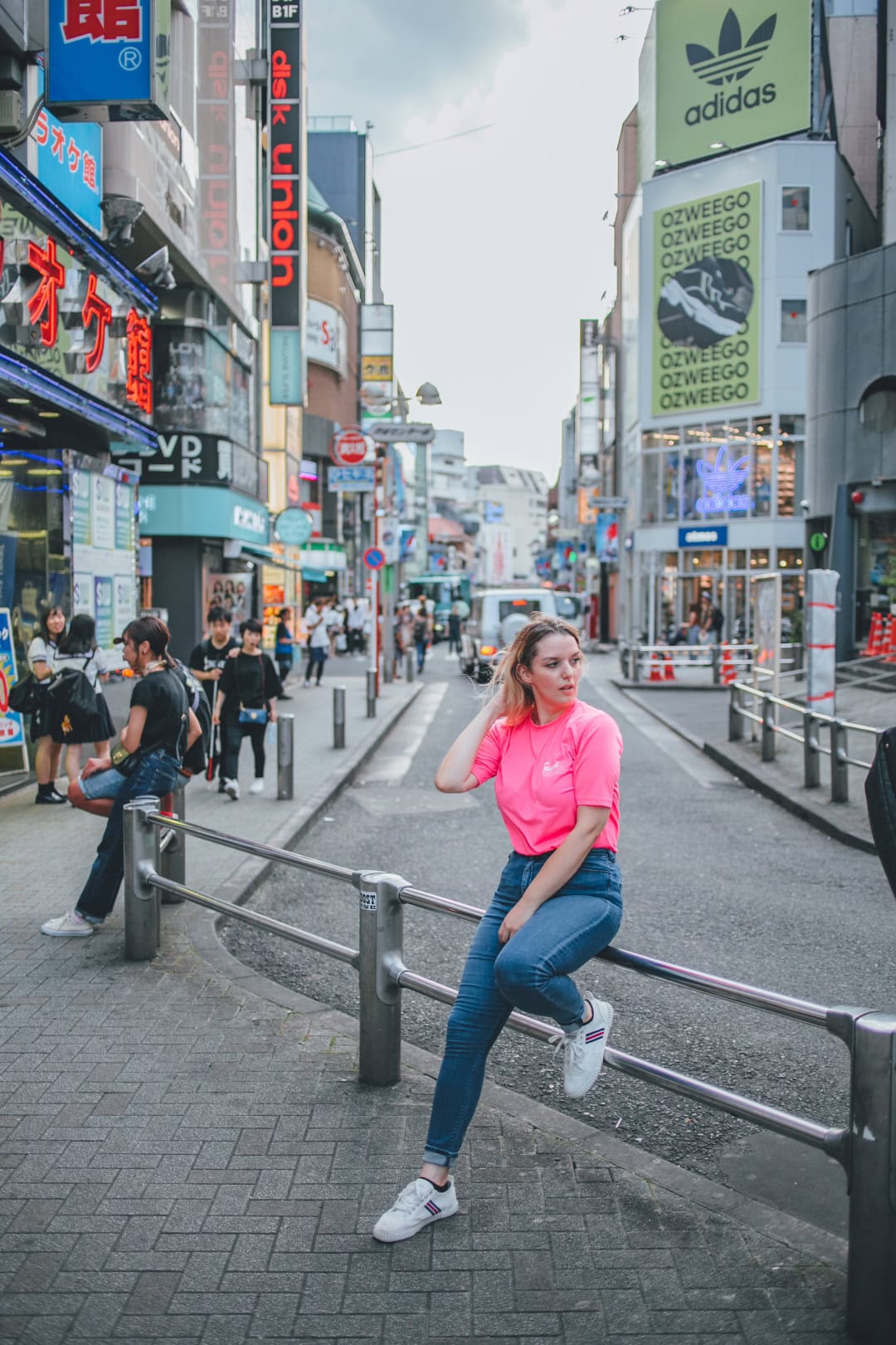 Shibuya Street Photoshoot with a Traveler from Turkey Photos at shibuya no.8 - uvegotmoment Tokyo photography