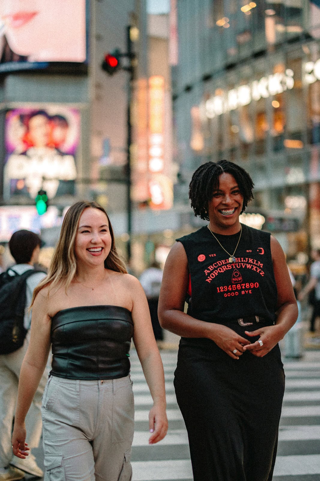 Best Friends Photoshoot in Shibuya and Shinjuku Photos at shinjuku no.5 - uvegotmoment Tokyo photography
