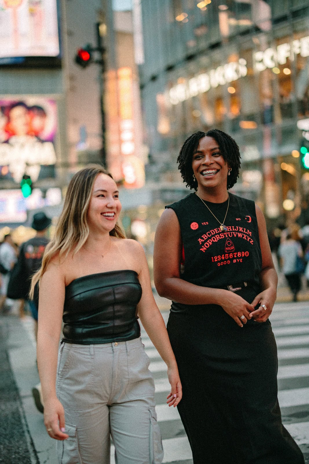 Best Friends Photoshoot in Shibuya and Shinjuku Photos at shinjuku no.6 - uvegotmoment Tokyo photography