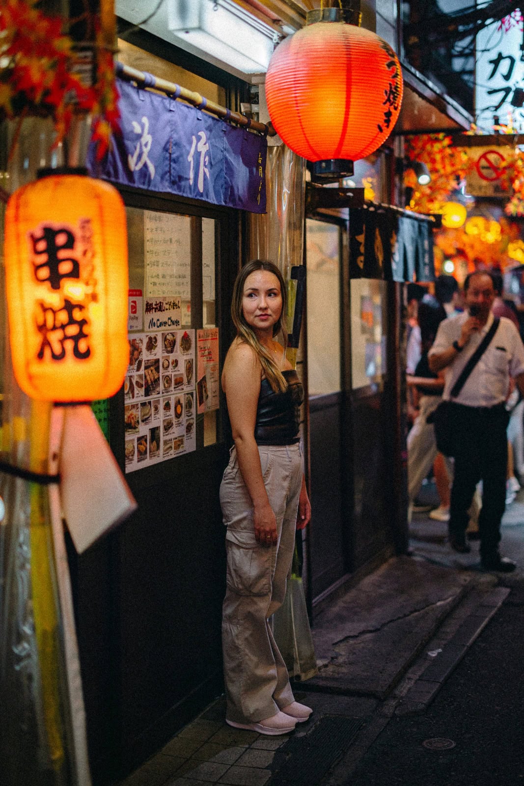Best Friends Photoshoot in Shibuya and Shinjuku Photos at shinjuku no.11 - uvegotmoment Tokyo photography