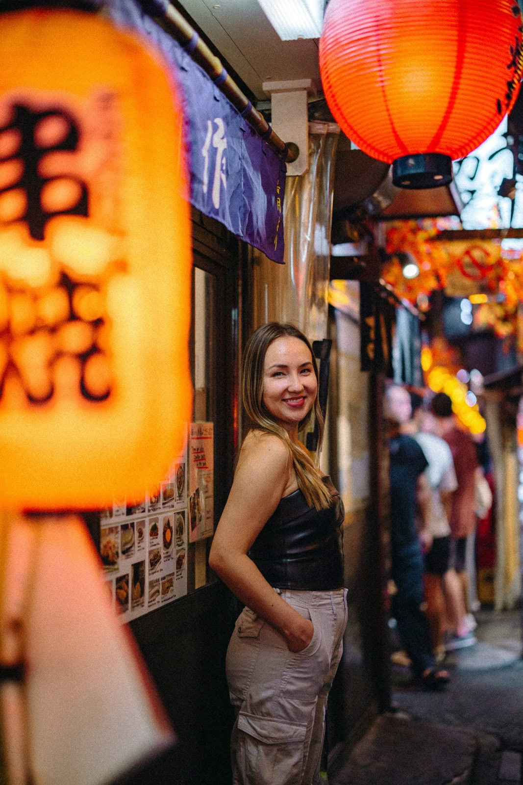 Best Friends Photoshoot in Shibuya and Shinjuku Photos at shinjuku no.12 - uvegotmoment Tokyo photography