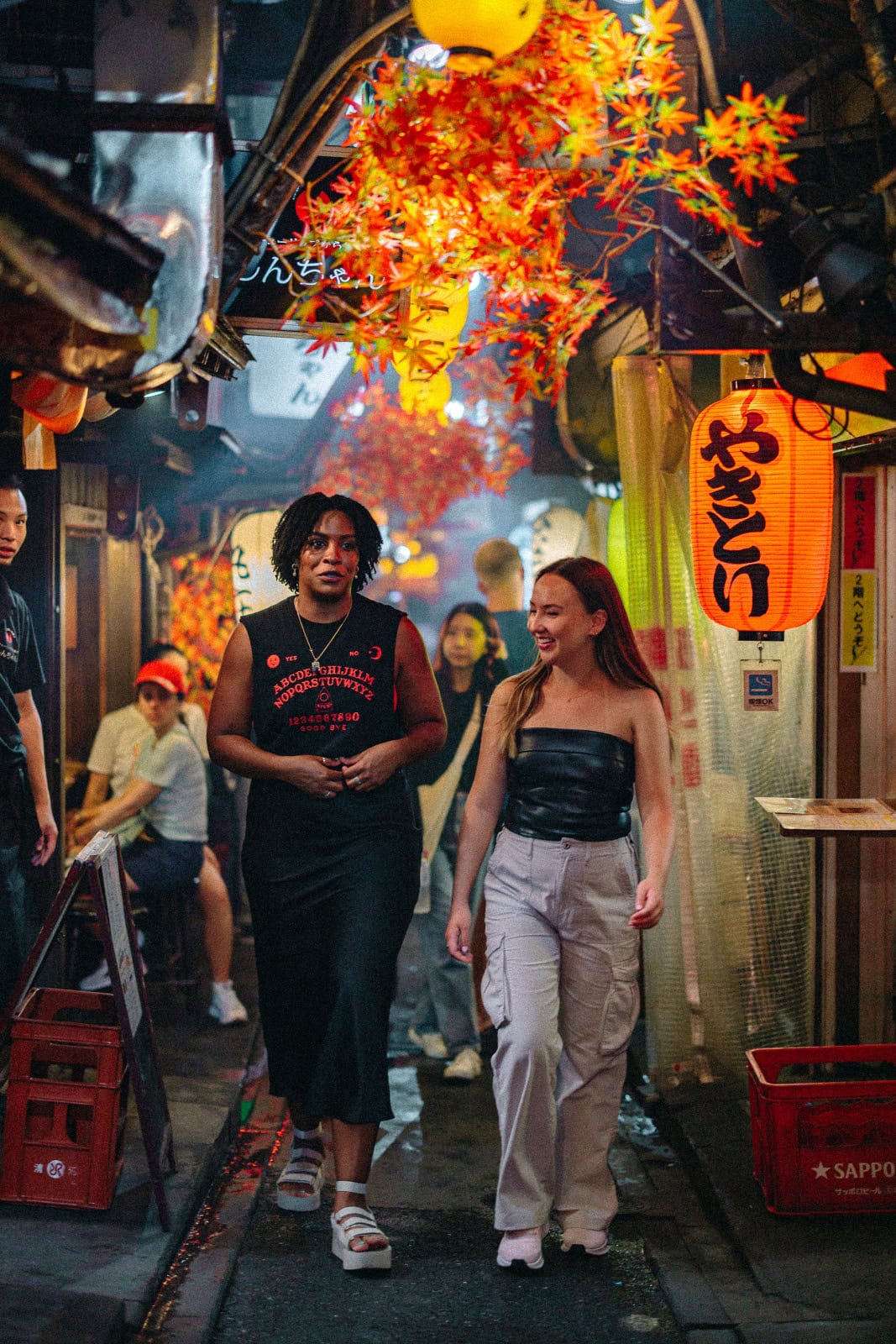 Best Friends Photoshoot in Shibuya and Shinjuku Photos at shinjuku no.13 - uvegotmoment Tokyo photography