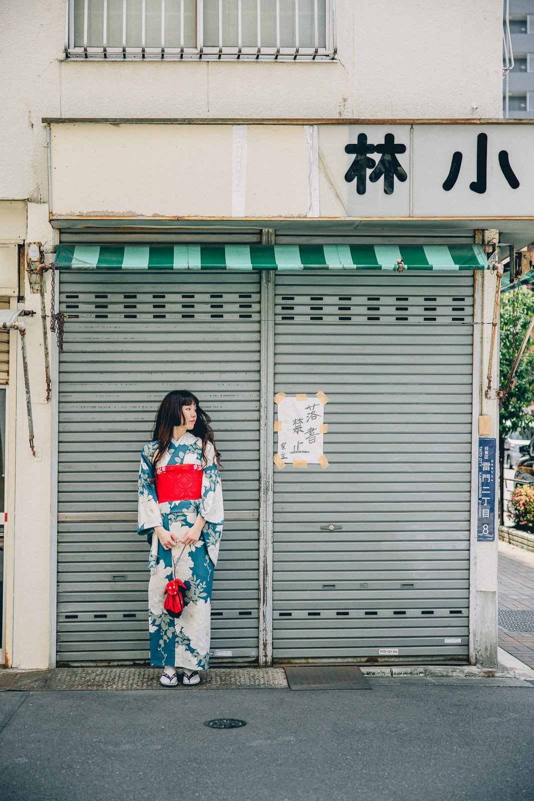 Asakusa Kimono Photoshoot – Timeless Solo Portrait in Tokyo Photos at asakusa no.9 - uvegotmoment Tokyo photography