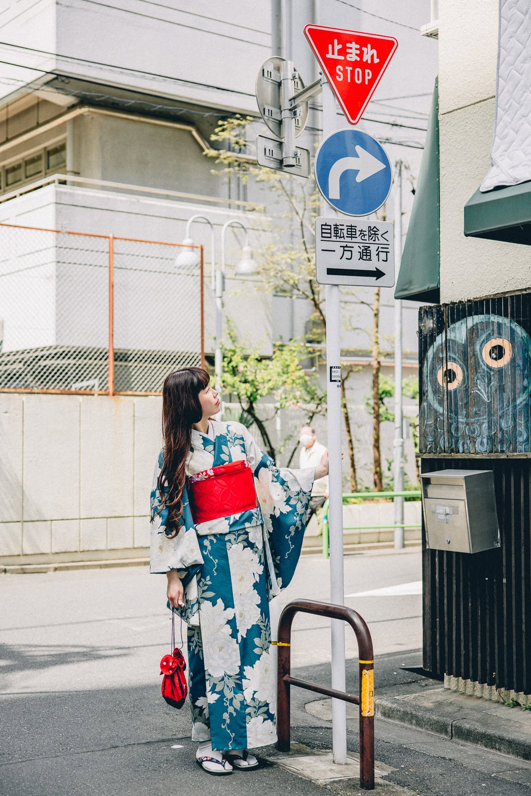 Asakusa Kimono Photoshoot – Timeless Solo Portrait in Tokyo Photos at asakusa no.13 - uvegotmoment Tokyo photography