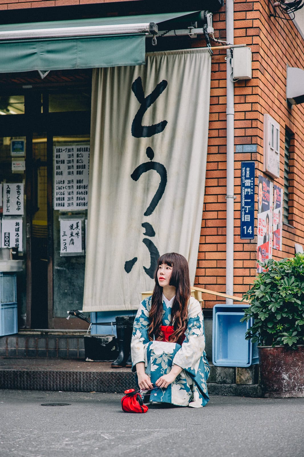 Asakusa Kimono Photoshoot – Timeless Solo Portrait in Tokyo Photos at asakusa no.17 - uvegotmoment Tokyo photography