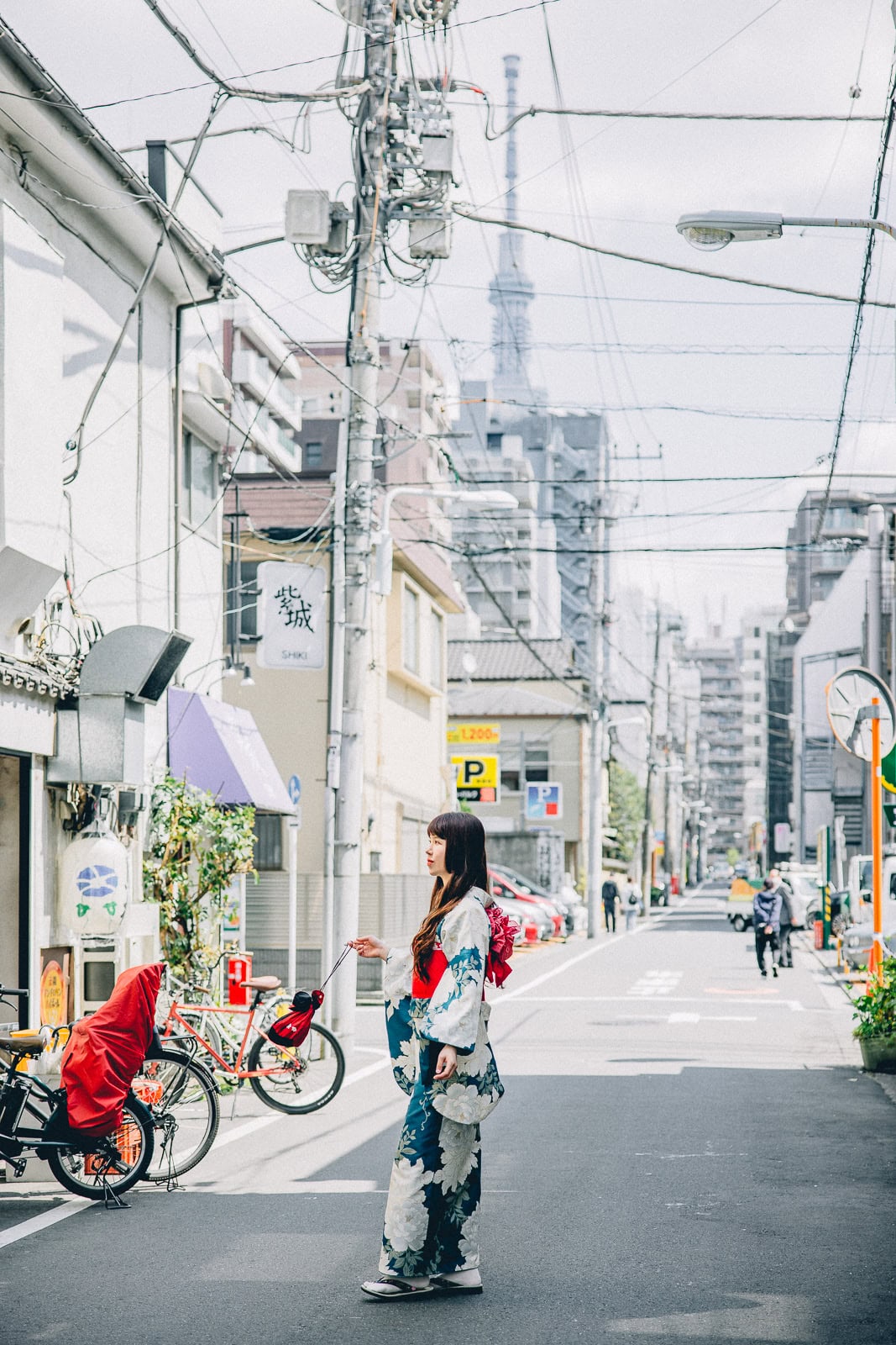 Asakusa Kimono Photoshoot – Timeless Solo Portrait in Tokyo Photos at asakusa no.18 - uvegotmoment Tokyo photography
