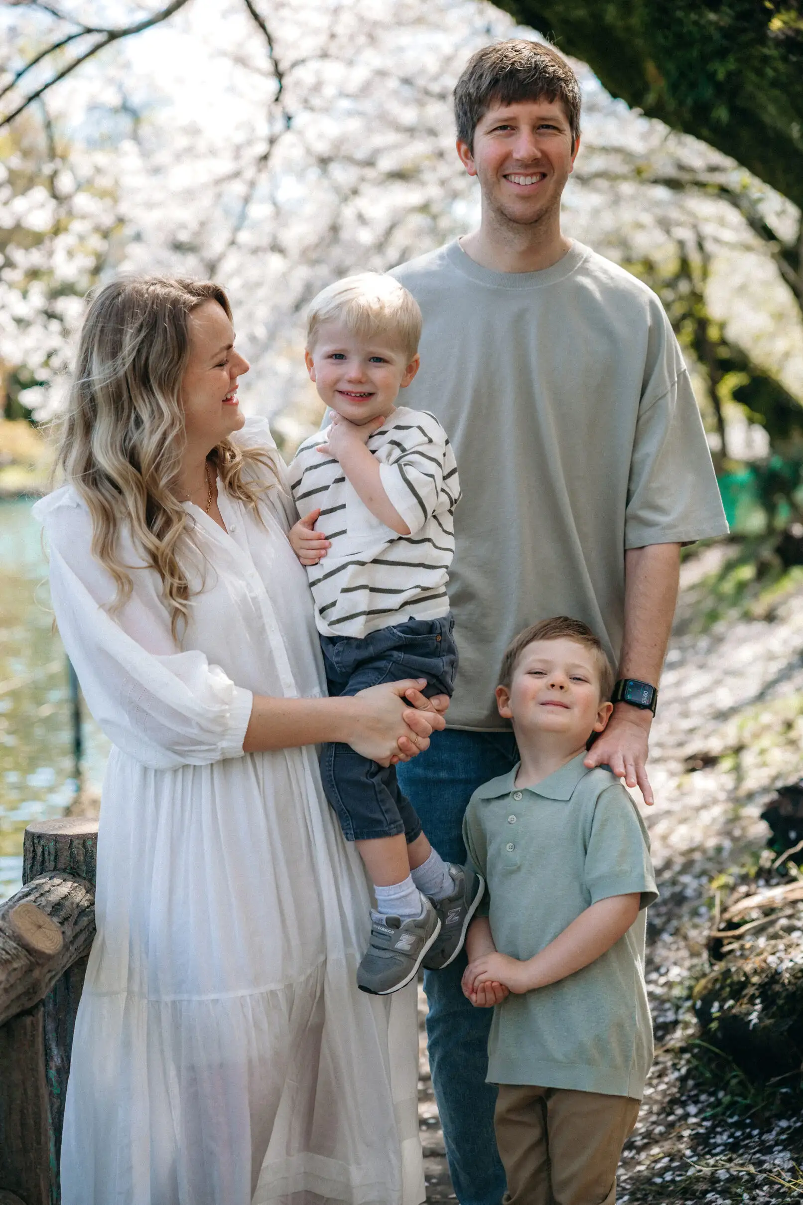 Cherry Blossom Family Photoshoot in Inokashira Park, Tokyo Photos at park no.7 - uvegotmoment Tokyo photography