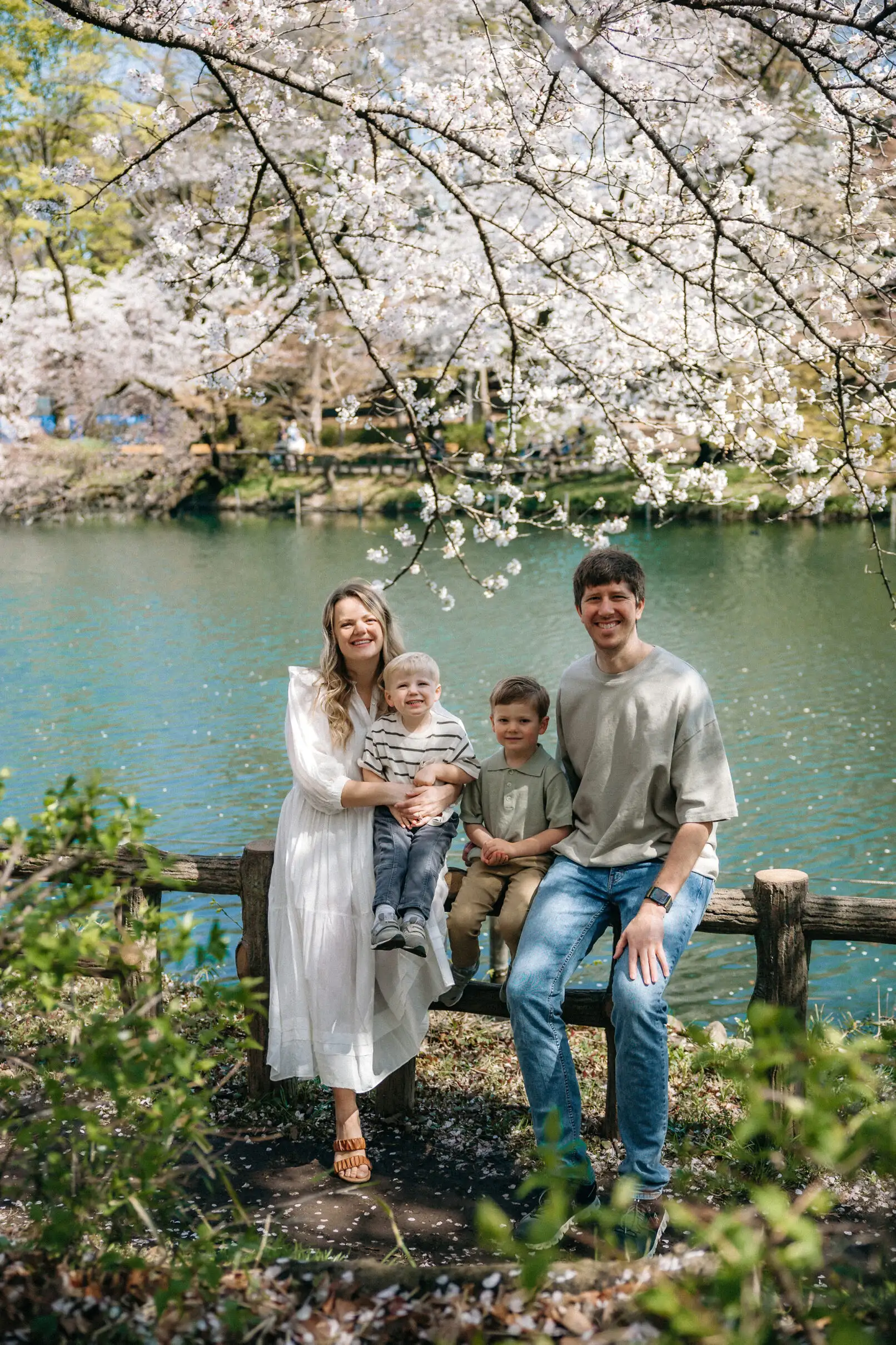 Cherry Blossom Family Photoshoot in Inokashira Park, Tokyo Photos at park no.8 - uvegotmoment Tokyo photography