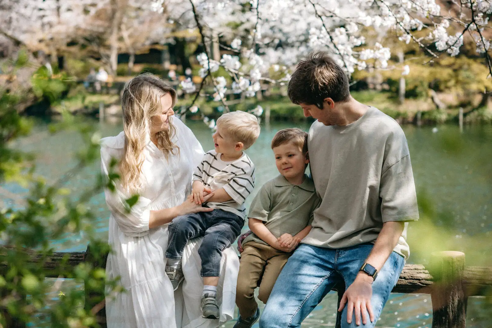 Cherry Blossom Family Photoshoot in Inokashira Park, Tokyo Photos at park no.10 - uvegotmoment Tokyo photography