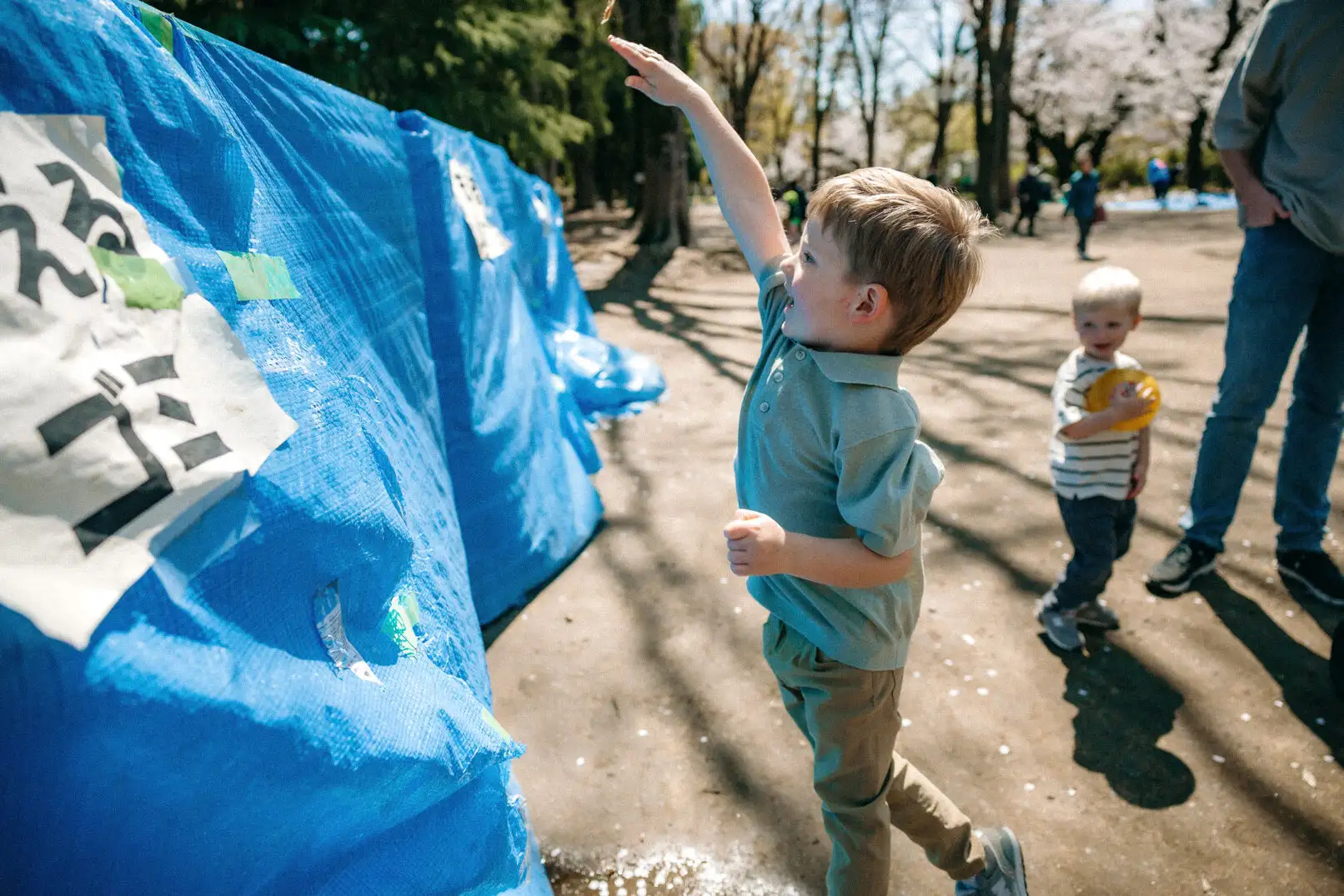 Cherry Blossom Family Photoshoot in Inokashira Park, Tokyo Photos at park no.27 - uvegotmoment Tokyo photography
