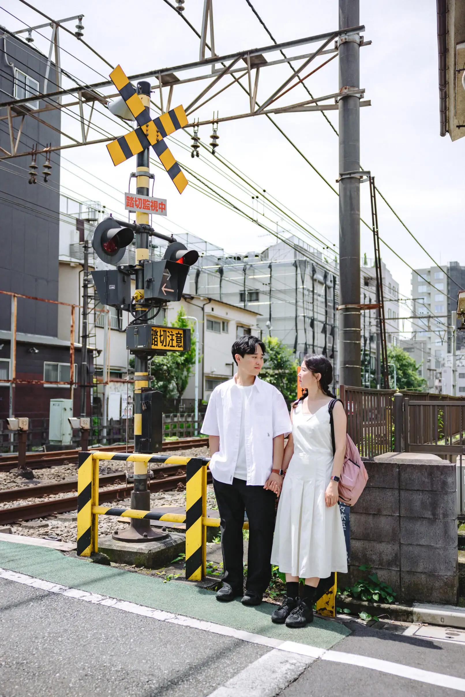 Summer Couple Photoshoot in a Quiet Tokyo Neighborhood Photos at residential no.5 - uvegotmoment Tokyo photography
