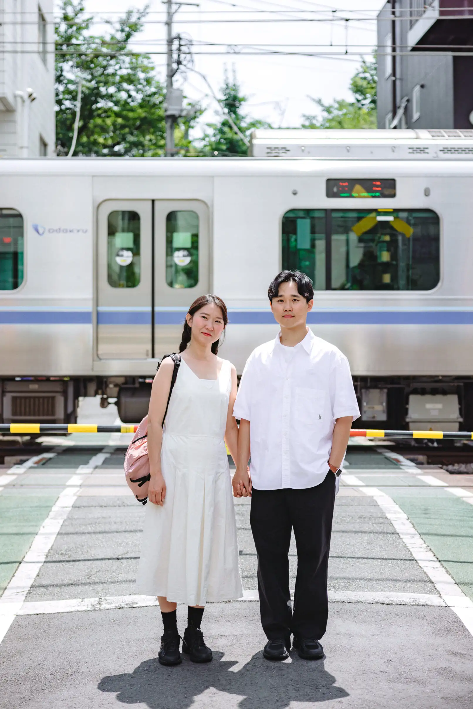 Summer Couple Photoshoot in a Quiet Tokyo Neighborhood Photos at residential no.7 - uvegotmoment Tokyo photography