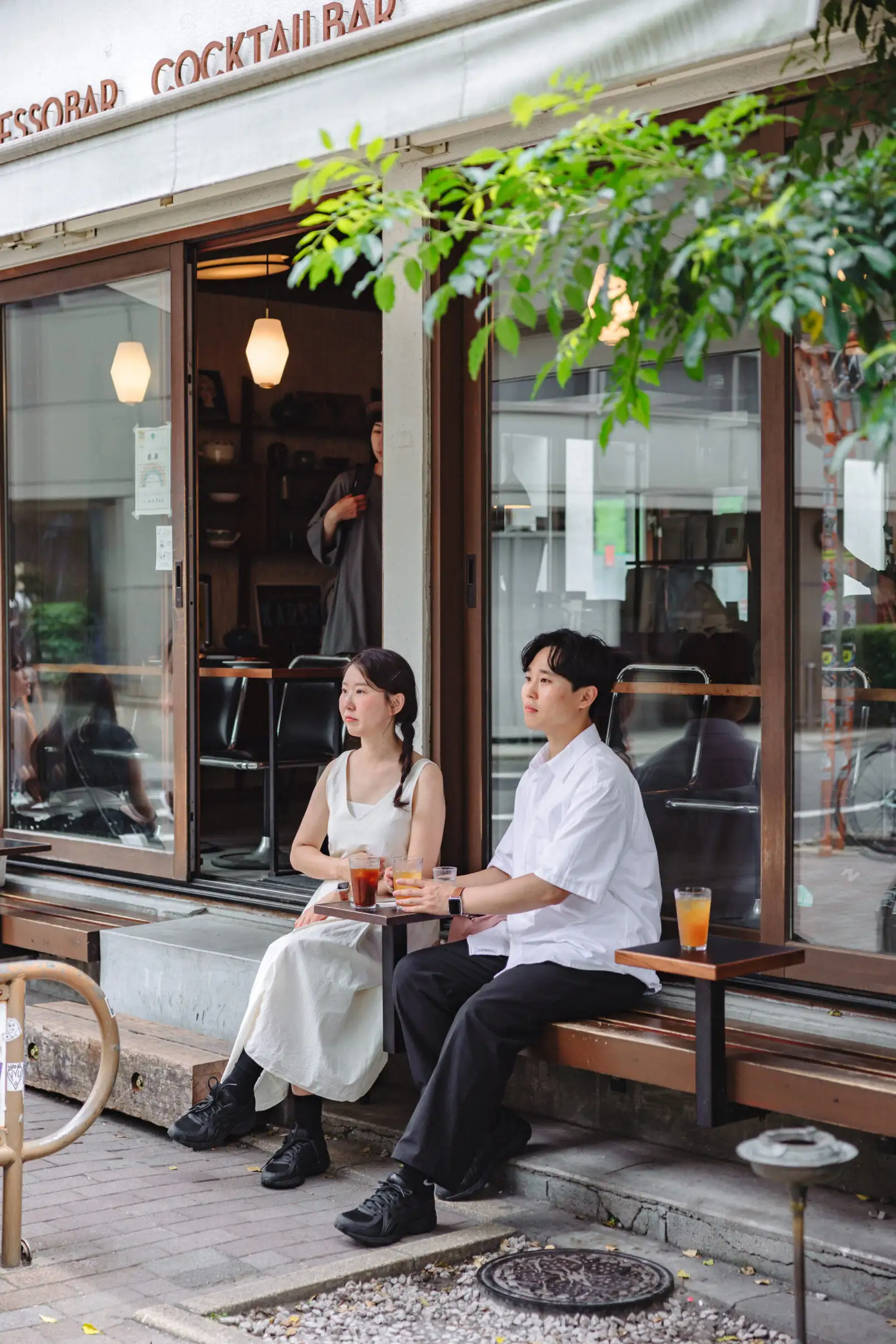 Summer Couple Photoshoot in a Quiet Tokyo Neighborhood Photos at residential no.11 - uvegotmoment Tokyo photography
