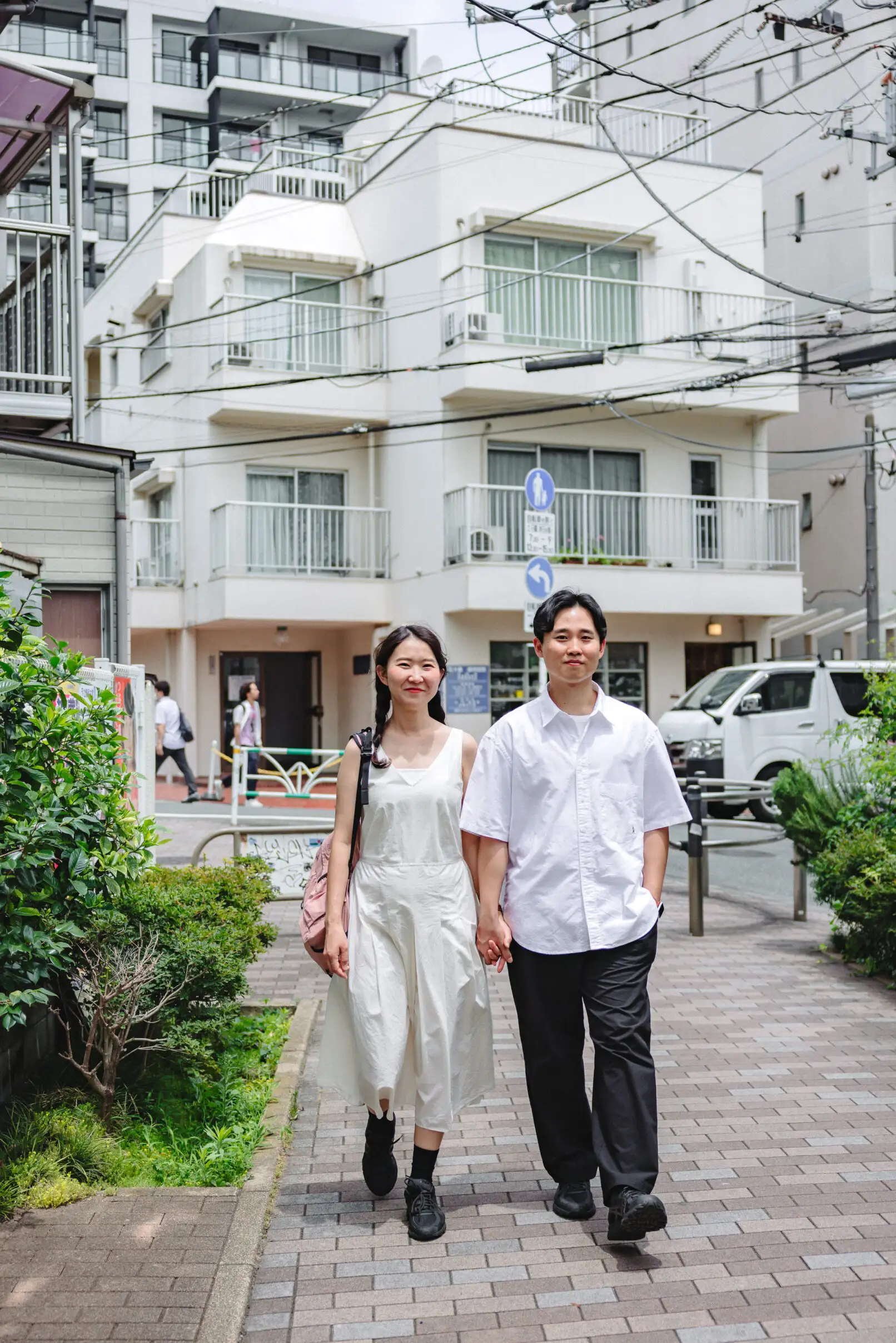 Summer Couple Photoshoot in a Quiet Tokyo Neighborhood Photos at residential no.13 - uvegotmoment Tokyo photography