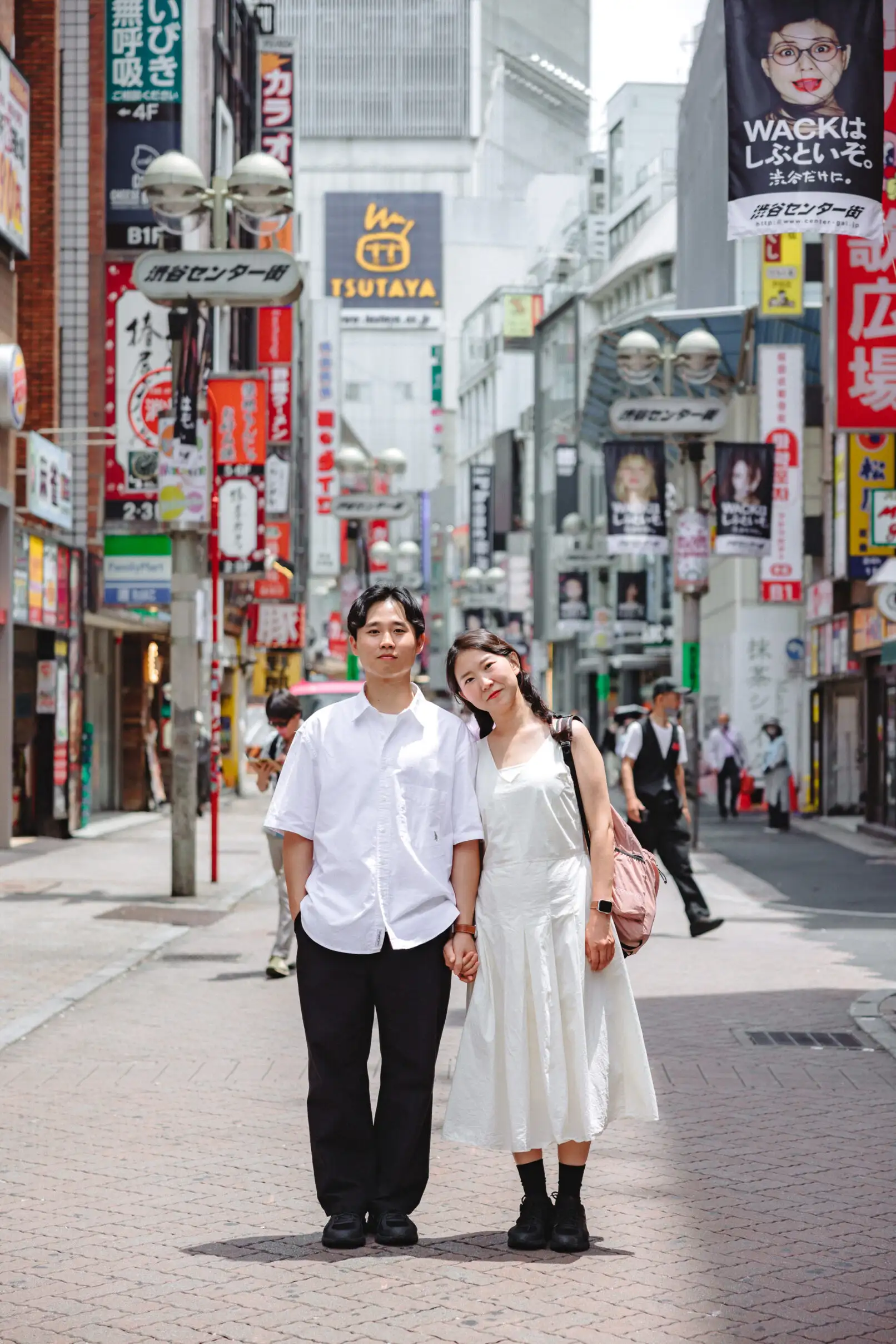 Summer Couple Photoshoot in a Quiet Tokyo Neighborhood Photos at residential no.15 - uvegotmoment Tokyo photography