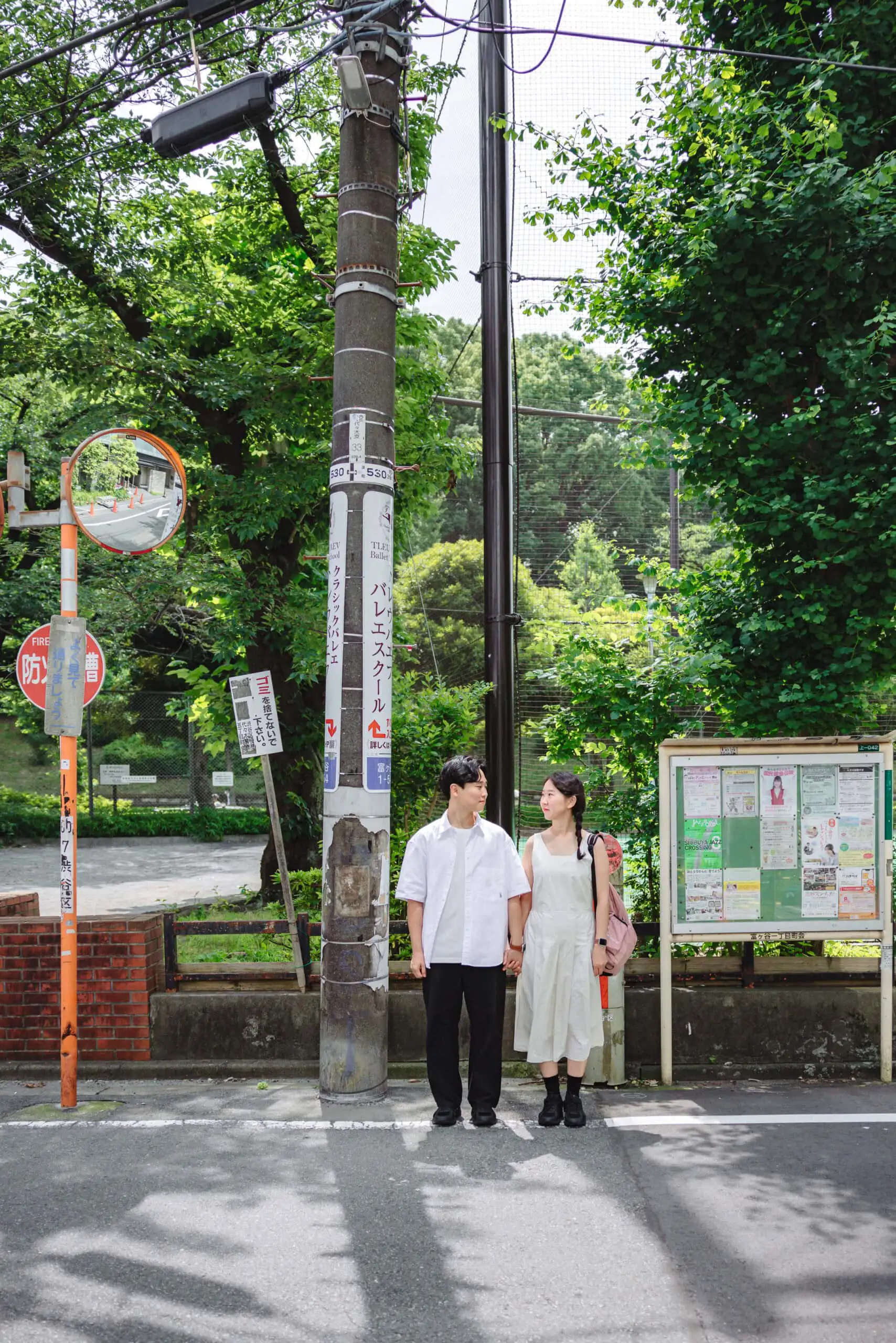 Summer Couple Photoshoot in a Quiet Tokyo Neighborhood Photos at residential no.17 - uvegotmoment Tokyo photography