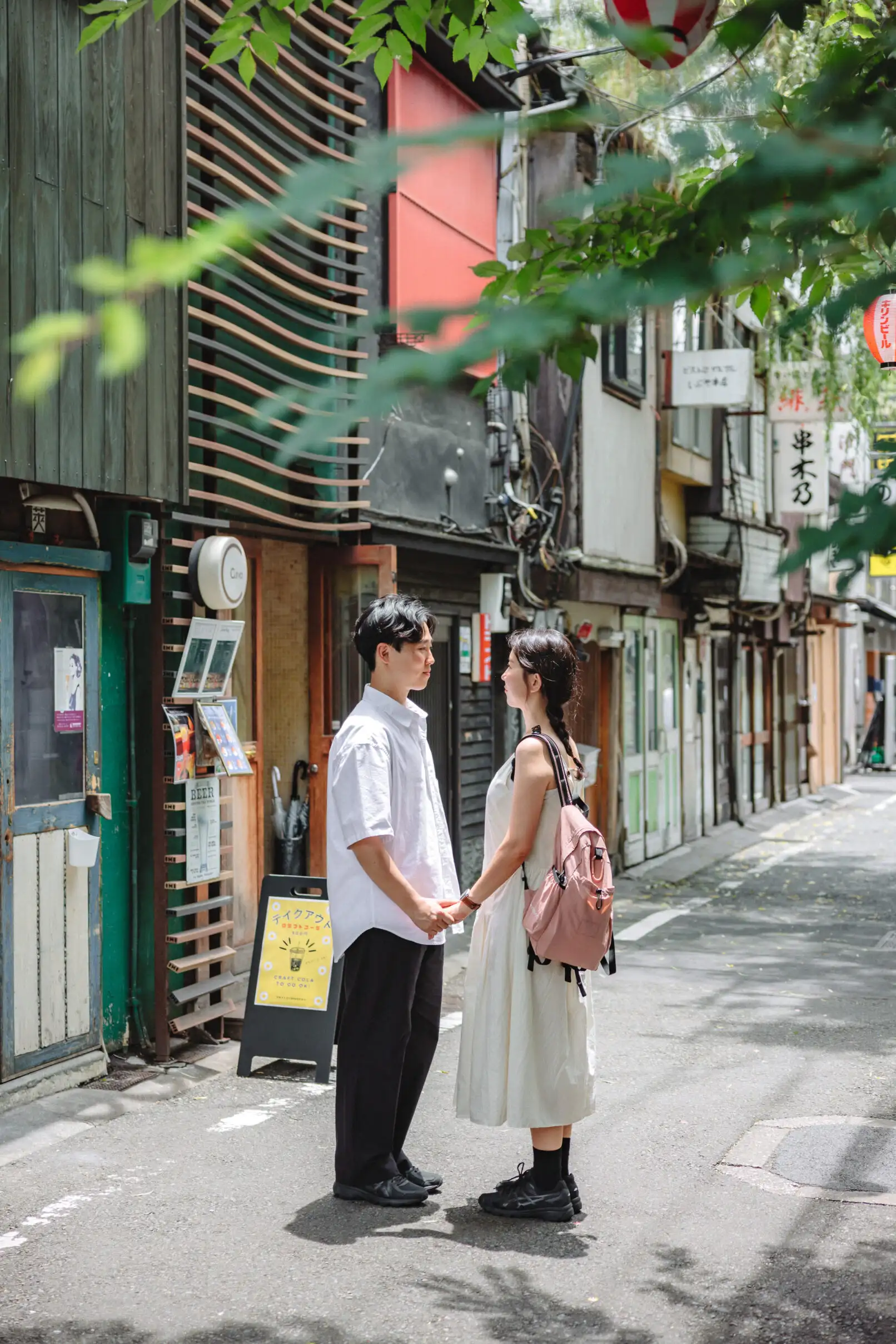 Summer Couple Photoshoot in a Quiet Tokyo Neighborhood Photos at residential no.18 - uvegotmoment Tokyo photography