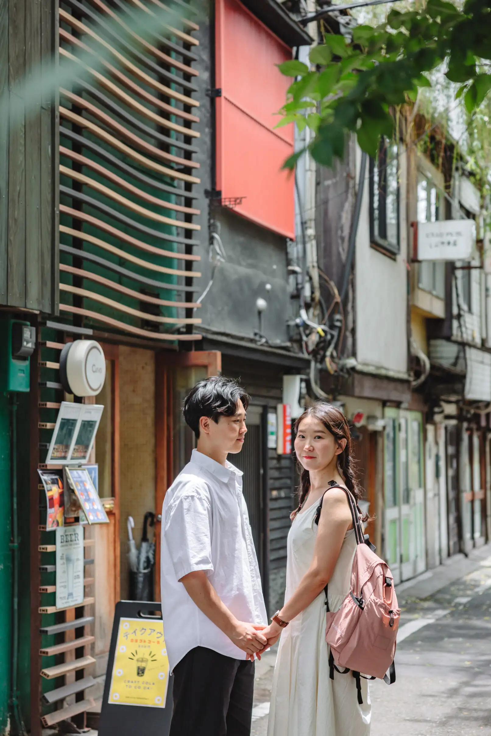 Summer Couple Photoshoot in a Quiet Tokyo Neighborhood Photos at residential no.19 - uvegotmoment Tokyo photography