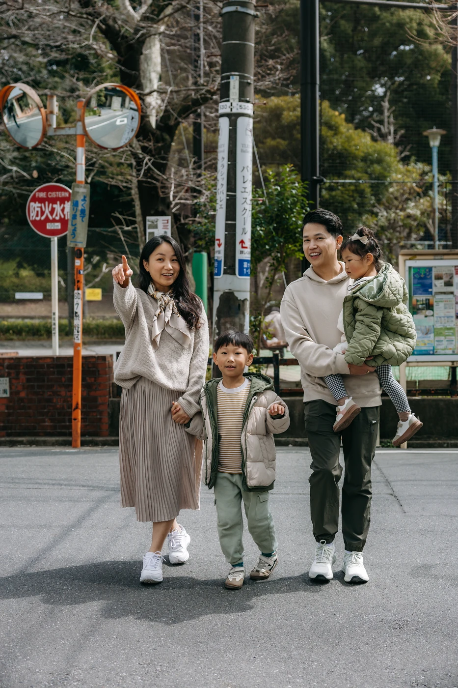 Relaxed Family Photoshoot in a Calm Tokyo Neighborhood Photos at residential no.3 - uvegotmoment Tokyo photography