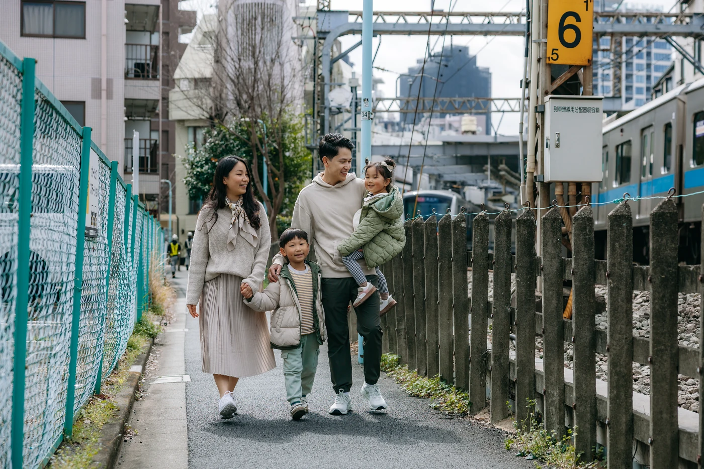 Relaxed Family Photoshoot in a Calm Tokyo Neighborhood Photos at residential no.4 - uvegotmoment Tokyo photography