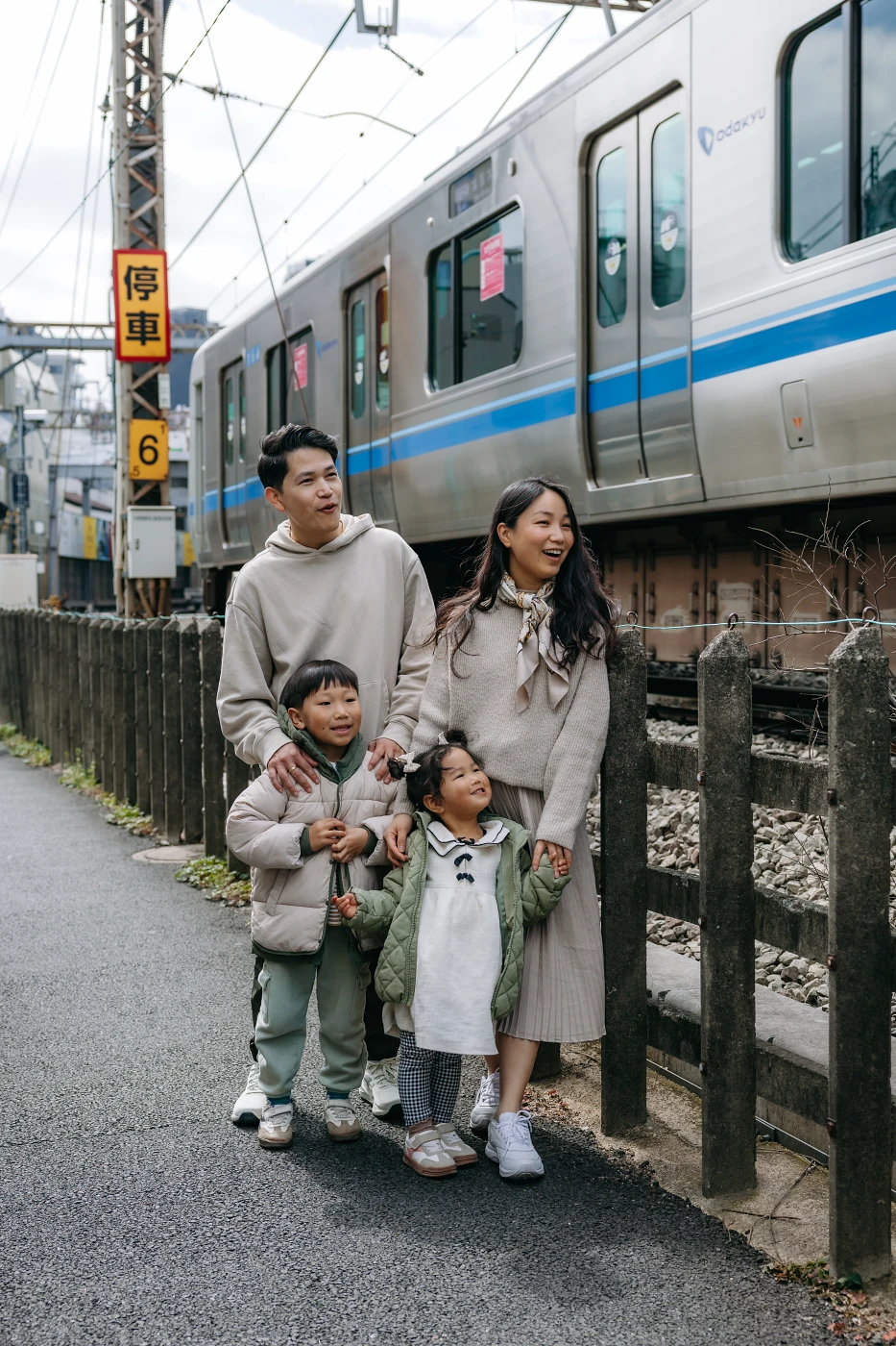 Relaxed Family Photoshoot in a Calm Tokyo Neighborhood Photos at residential no.8 - uvegotmoment Tokyo photography