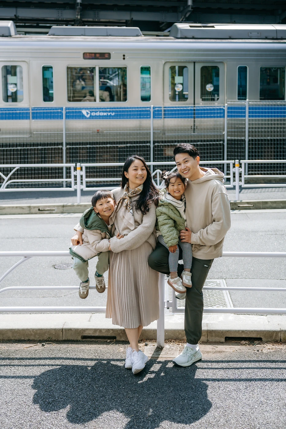 Relaxed Family Photoshoot in a Calm Tokyo Neighborhood Photos at residential no.18 - uvegotmoment Tokyo photography